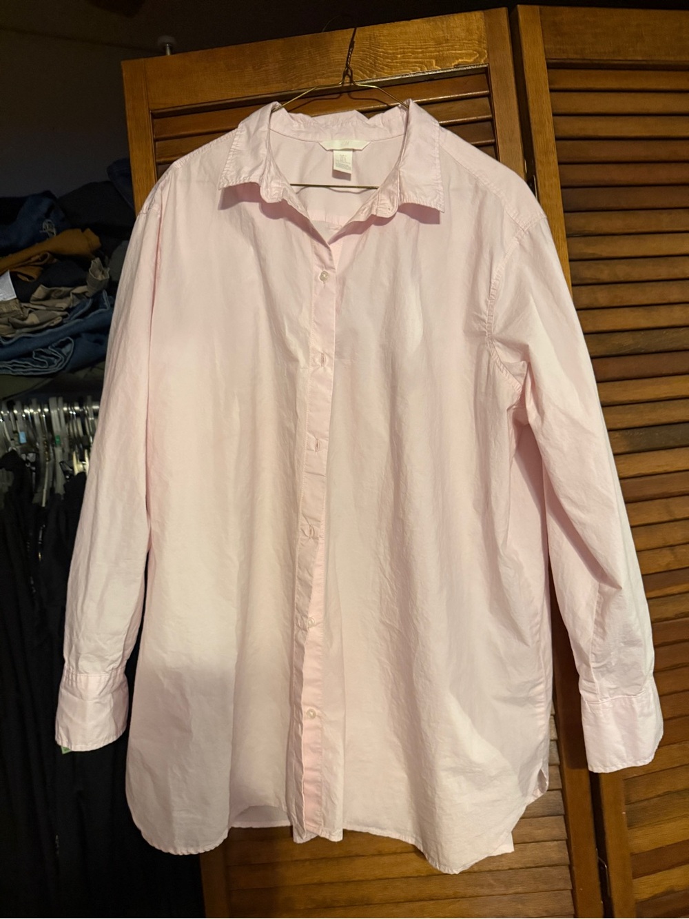 Womens Classic Light Pink Button-Up Shirt Relaxed Fit